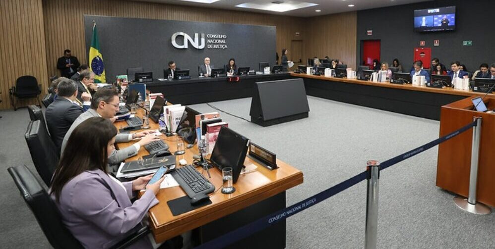 CNJ aprova regras para atuação de menores em plataformas digitais