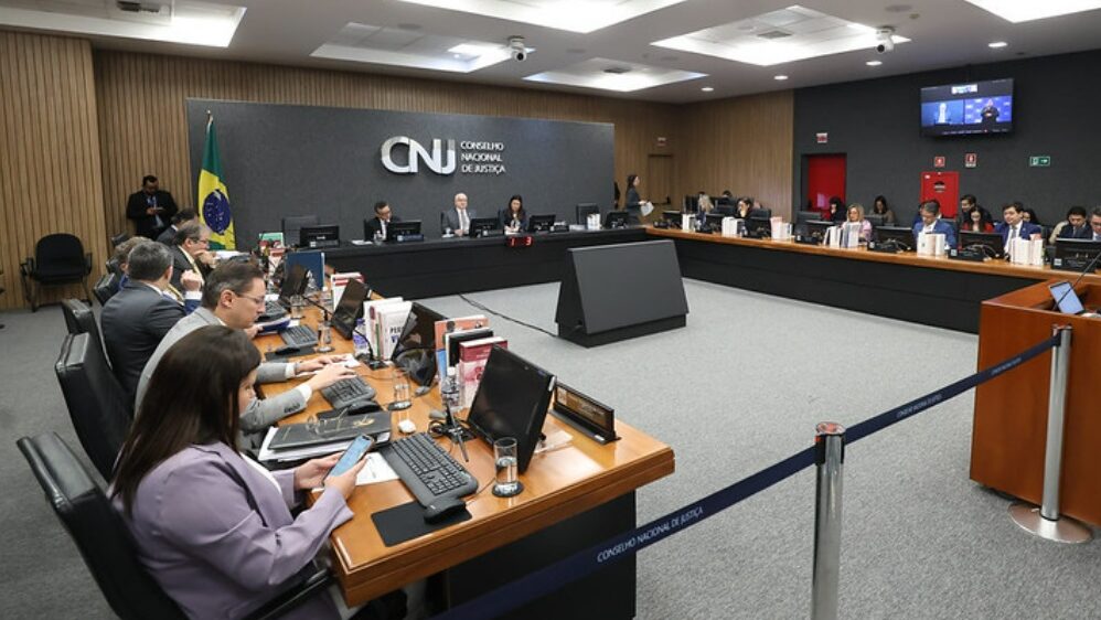 CNJ aprova regras para participação de menores em plataformas digitais