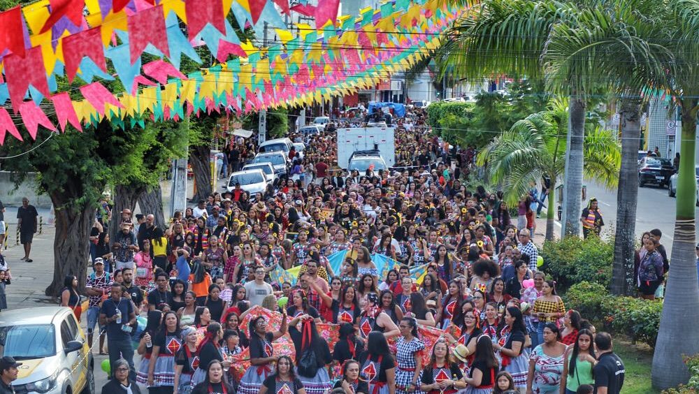 Cortejo cultural abre programação junina da rede municipal de ensino em Arcoverde