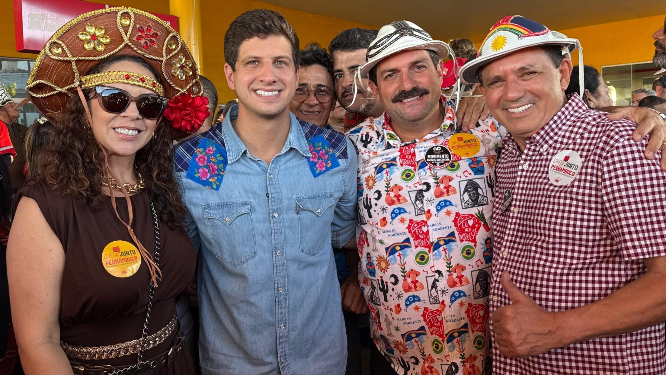 Luciano Pacheco participa da Caminhada do Forró ao lado de João Campos e reforça diálogo com a população em Arcoverde