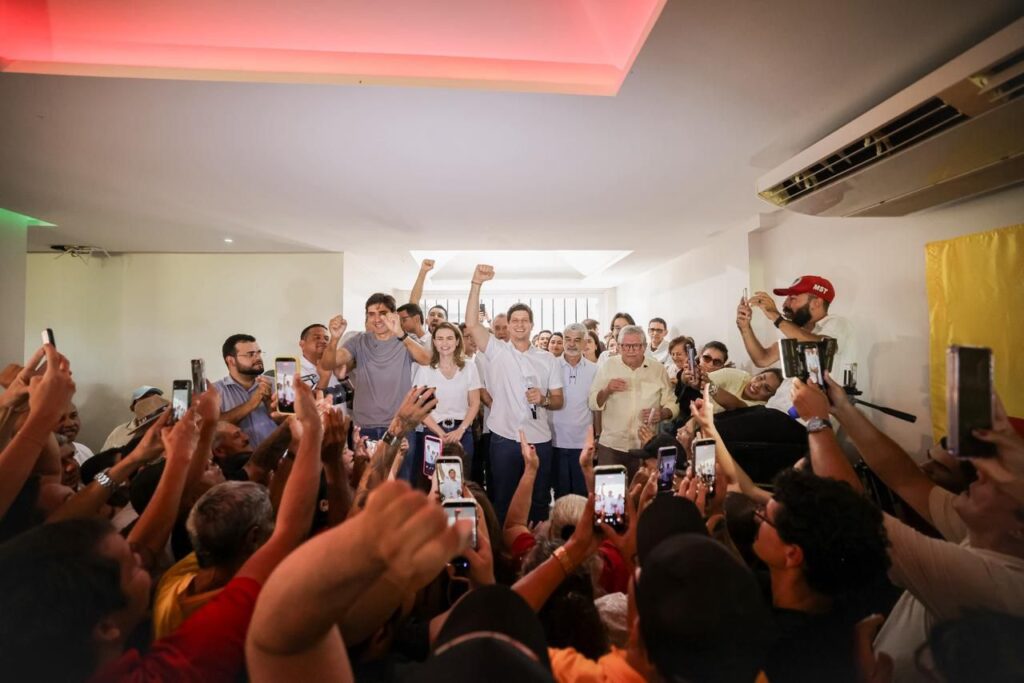 João Campos multidão em Sertânia