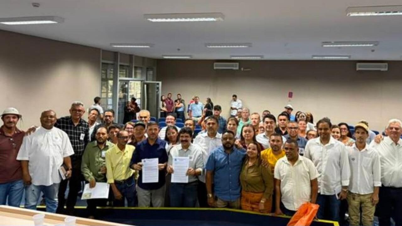 Comitê do Canal do Sertão reúne mais de 200 lideranças em Petrolina e encaminha carta ao presidente Lula