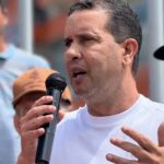Prefeito de Saloá Júnior de Rivaldo utiliza palco do São João para discurso político
