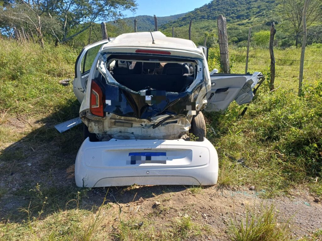 Capotar veículo em Arcoverde e Pedra