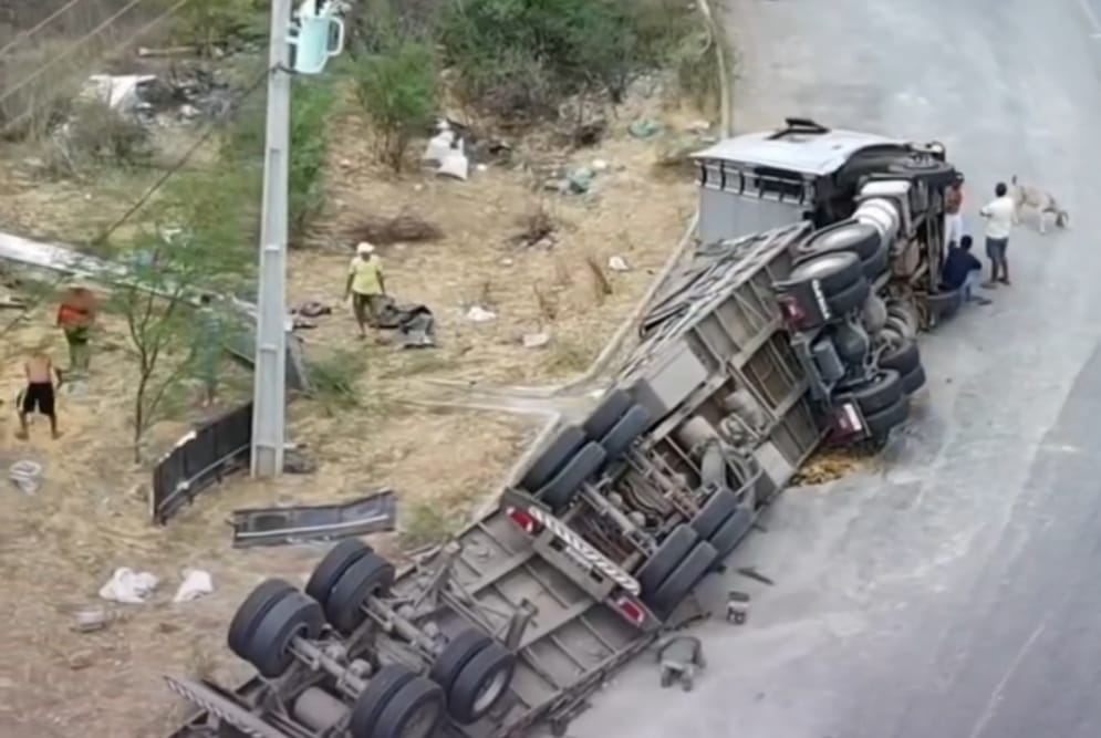 Carreta curva da morte em Sertânia