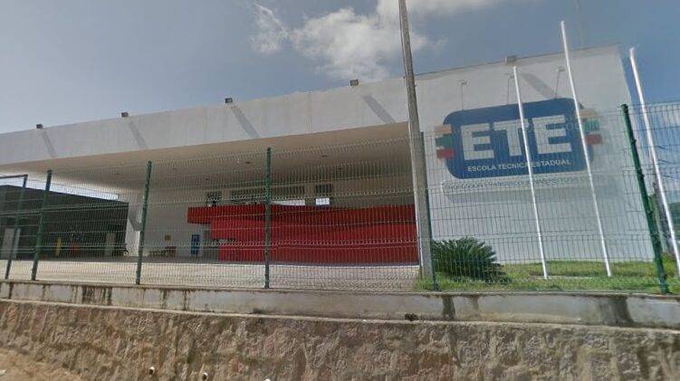 Alunos denunciam ameaça com faca em escola técnica de Arcoverde; direção afirma que adotou providências