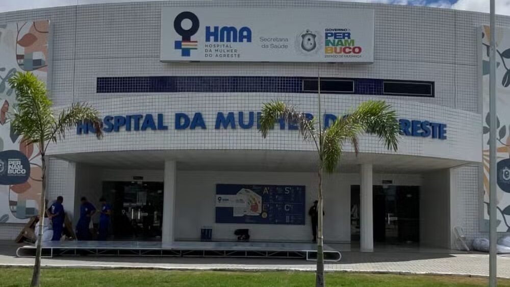 VÍDEO: Família denuncia suposta demora na alta de recém-nascido no Hospital da Mulher, em Caruaru