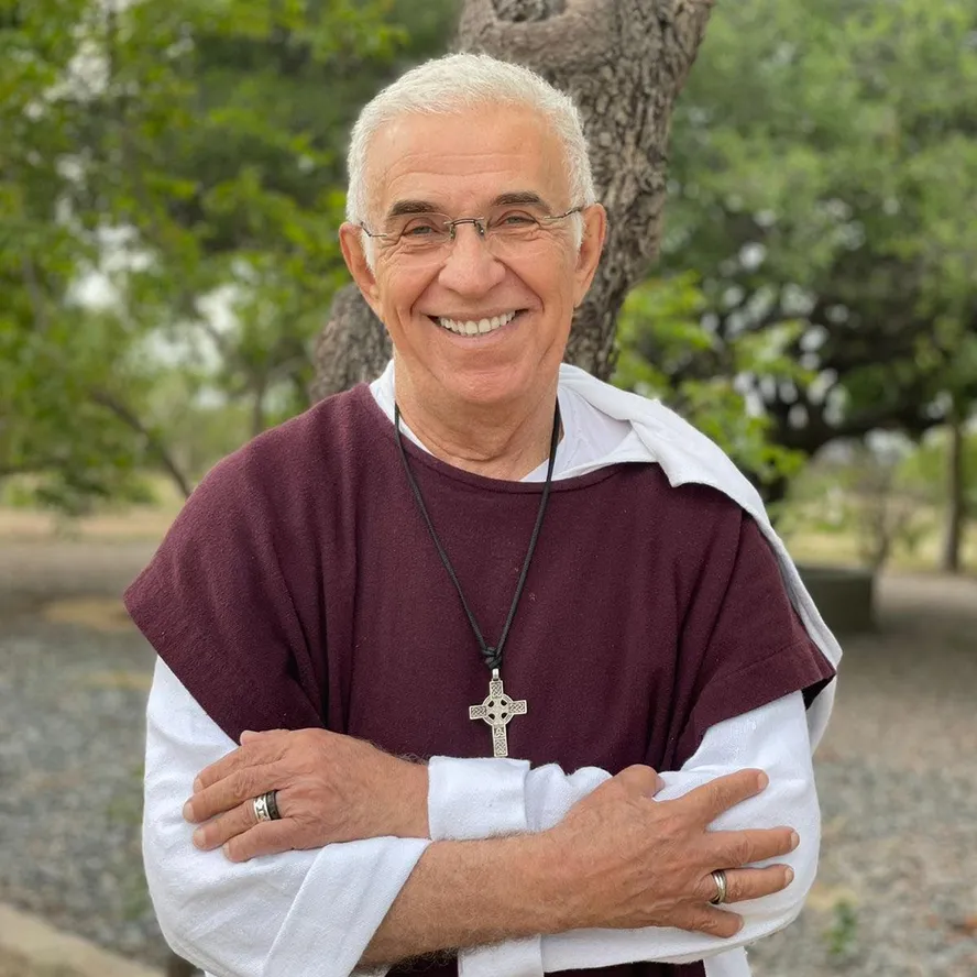 Padre Airton retornar a Arcoverde
