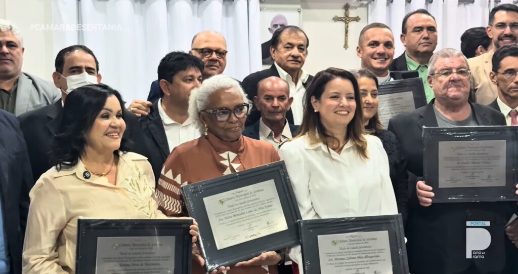 Entrega de títulos de Cidadão Sertaniense