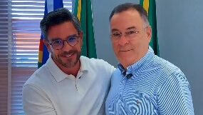 VÍDEO: Zeca Cavalcanti transmite cargo a Siqueirinha e entra em recesso de dez dias em Arcoverde