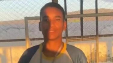 Adolescente de 15 anos morre após moto bater em árvore na zona rural de Arcoverde