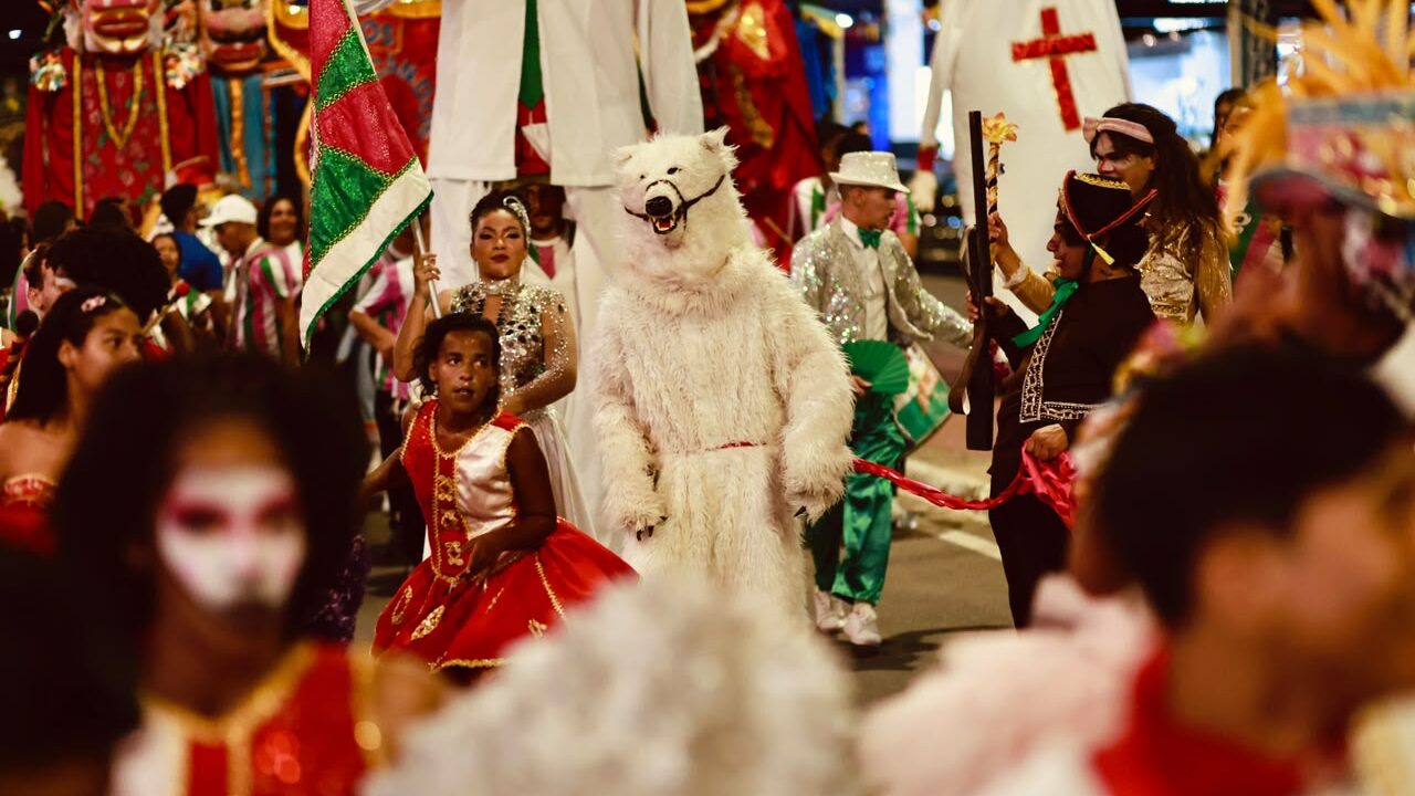 Cortejo de Brincantes toma as ruas de Arcoverde e abre programação do Festival Pernambuco Meu País