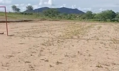 Melhorias no campo de futebol da Pedra