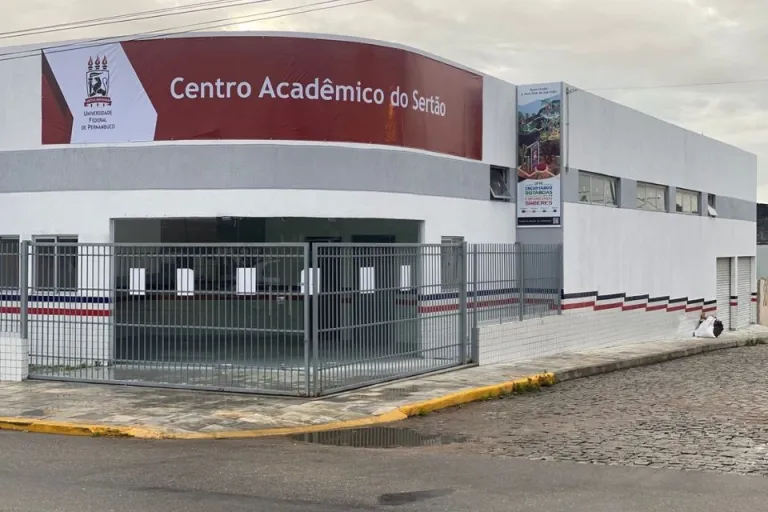 Vagas nos cursos de Engenharia em Sertânia