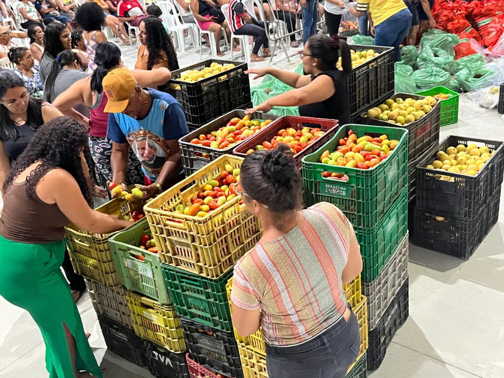 Cedec e Conab kits de alimentos