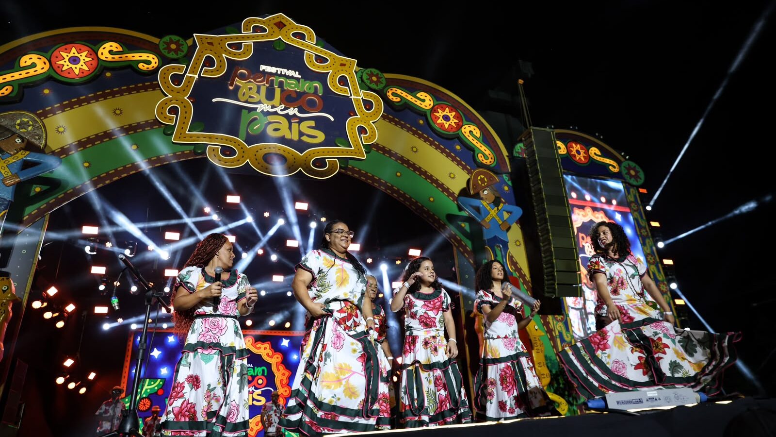 Samba e cultura popular encerram Festival Pernambuco Meu País em Arcoverde