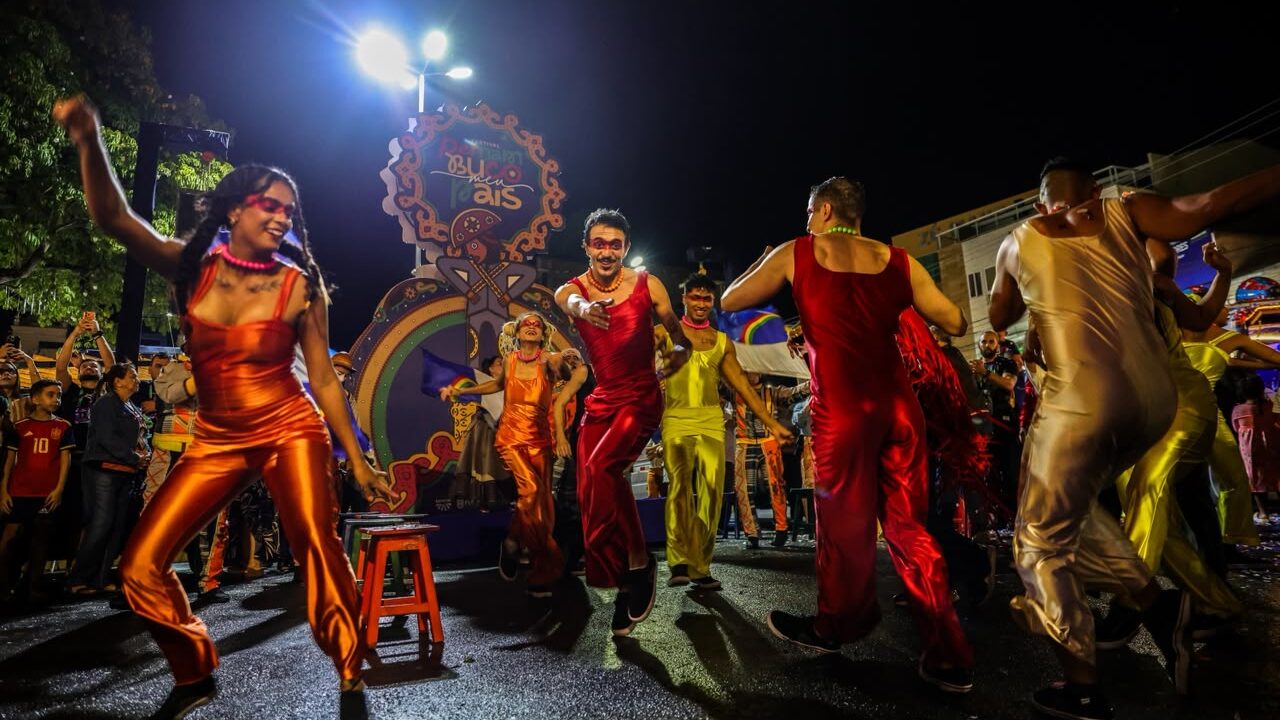 Trupe Pernambuco Meu País abre programação do festival com desfile pelas ruas de Arcoverde nesta quinta (6)