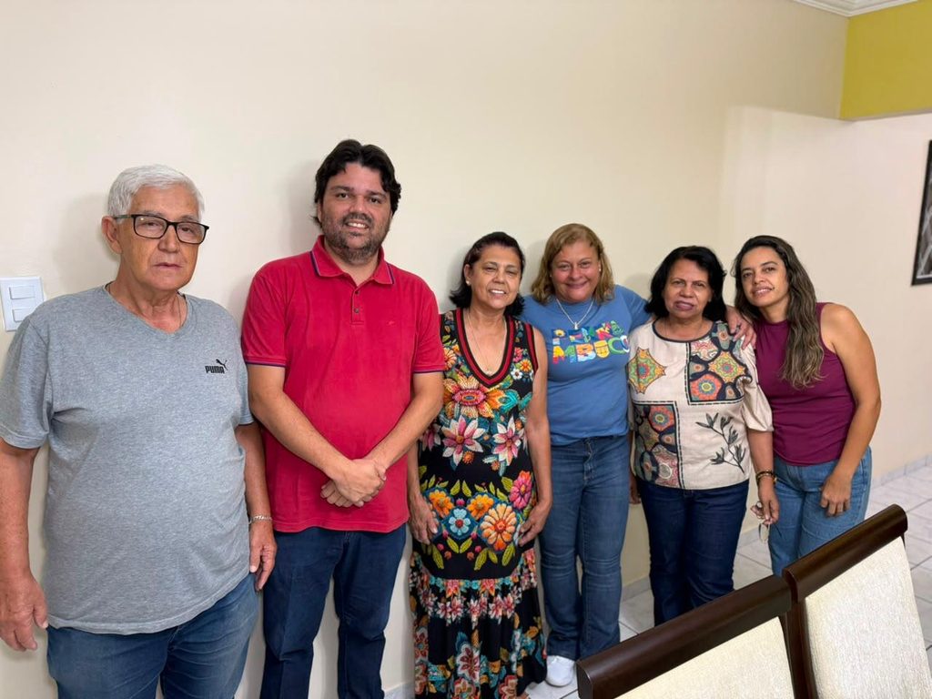 Regina amplia articulação em Arcoverde