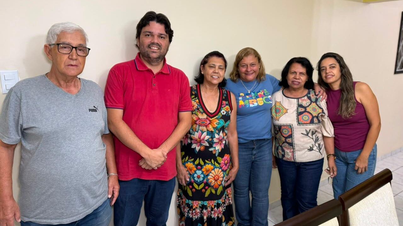 Regina da Saúde recebe apoio do ex-presidente da Câmara de Arcoverde Antônio Leite
