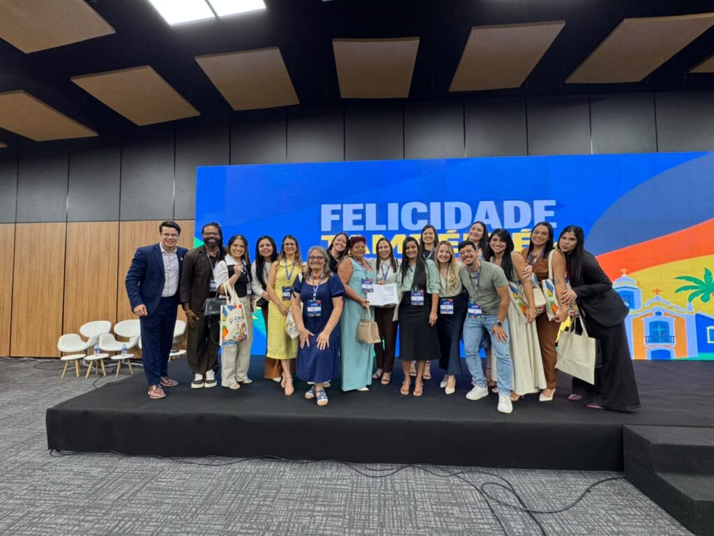 Pesqueira em congresso pernambucano de saúde