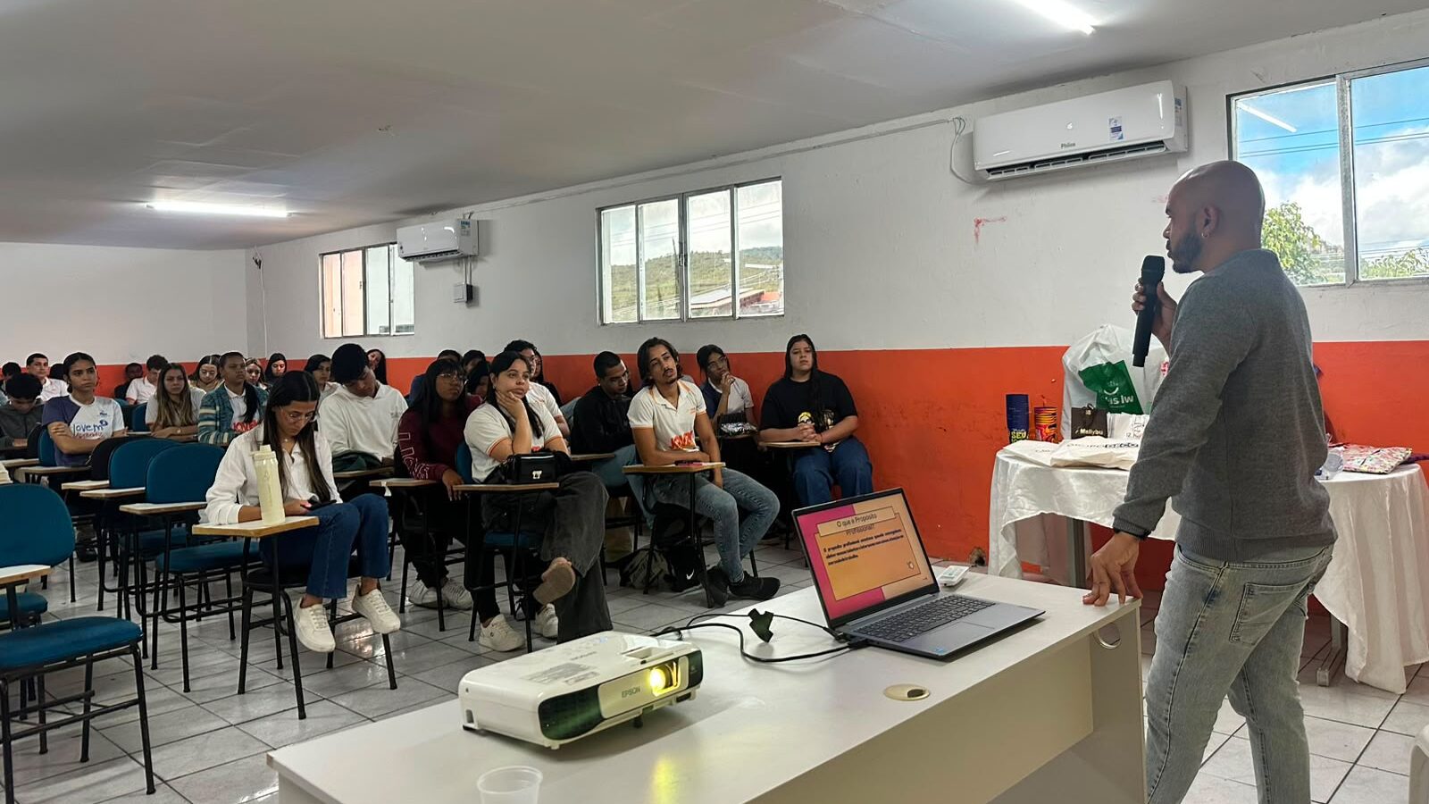 Arcoverde sedia o V Seminário Municipal de Juventudes e reúne cerca de 100 jovens
