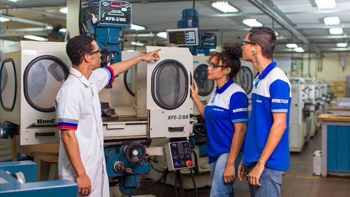 Senai oferece 305 vagas gratuitas em cursos técnicos em Pernambuco