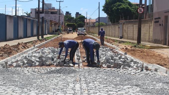Prefeitura de Pesqueira Inicia Pavimentação de 10 Vias no Loteamento São Francisco