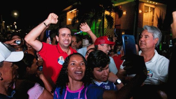 Adesivaço de aliados de Túlio Monteiro ganha as ruas de Buíque