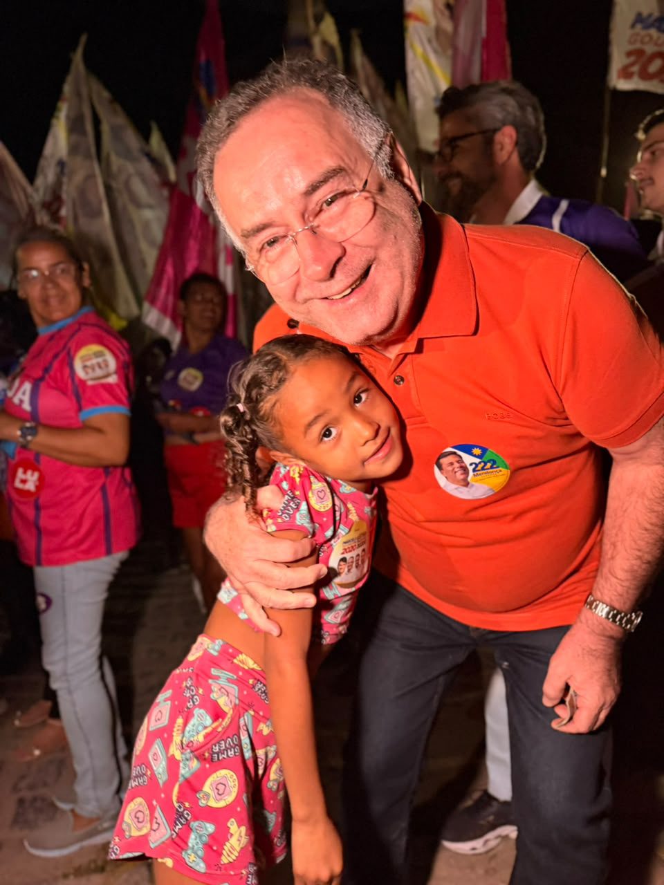 Zeca comanda caminhada festiva em Arcoverde