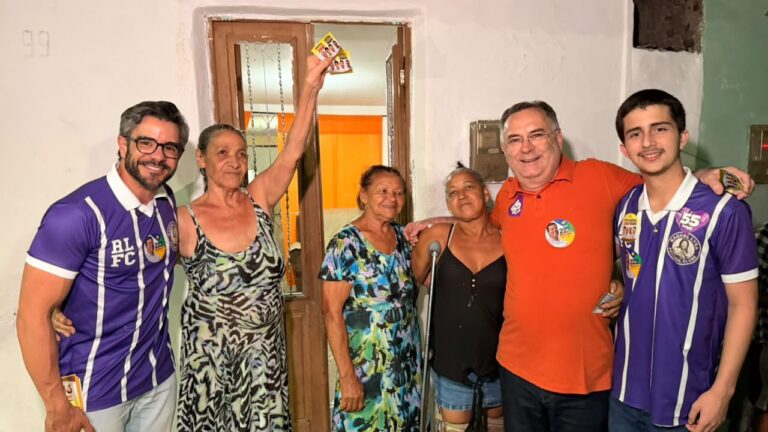 Zeca comanda caminhada festiva em Arcoverde