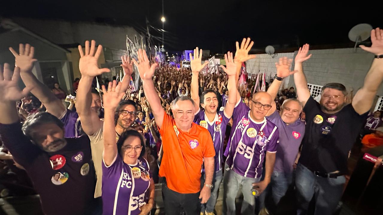 Prefeito Zeca Cavalcanti realiza caminhada política no São Cristóvão, em Arcoverde