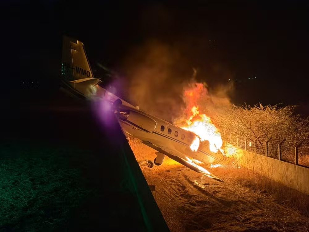 Rey Vaqueiro cancela shows após avião pegar fogo
