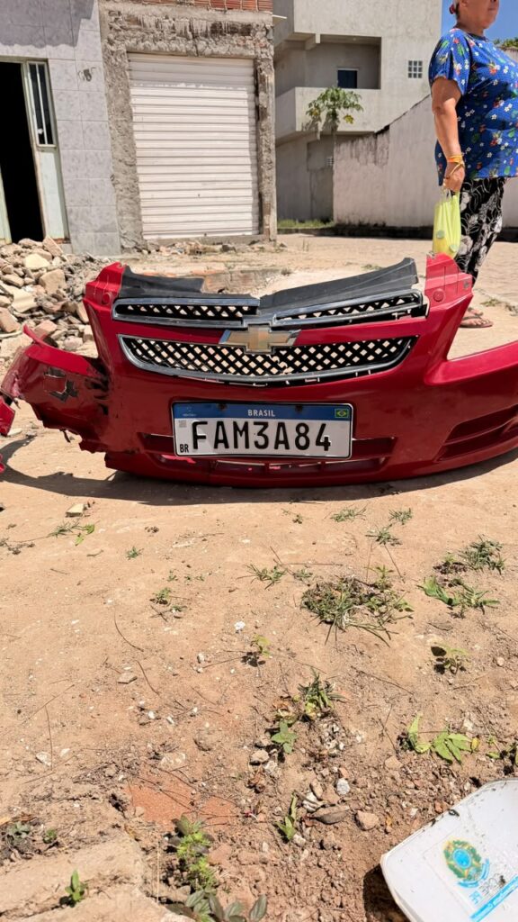 Motorista entra na contramão e atinge motociclista em Buíque
