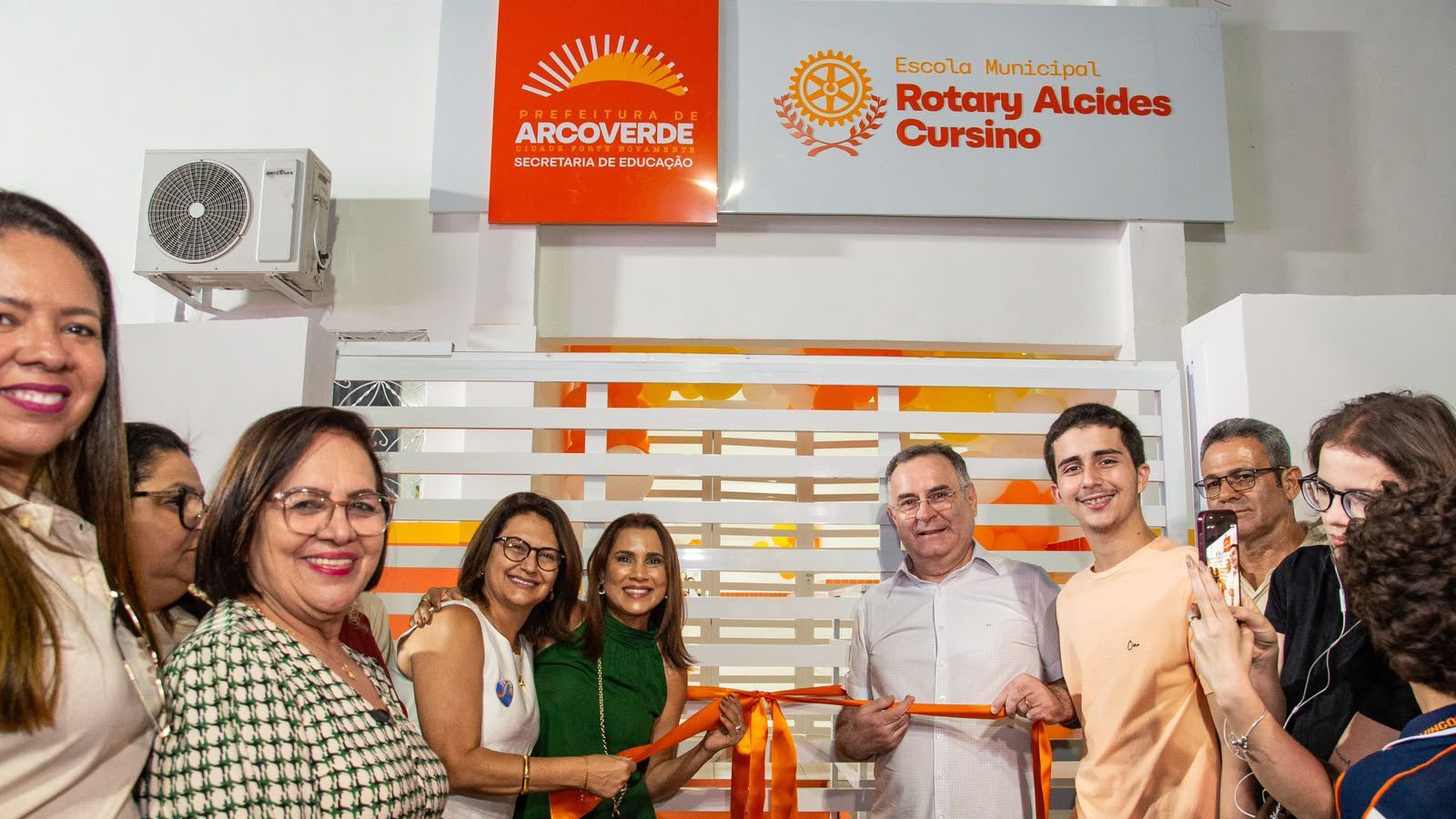 Zeca entrega a nova escola Rotary Alcides Cursino em Arcoverde requalificada