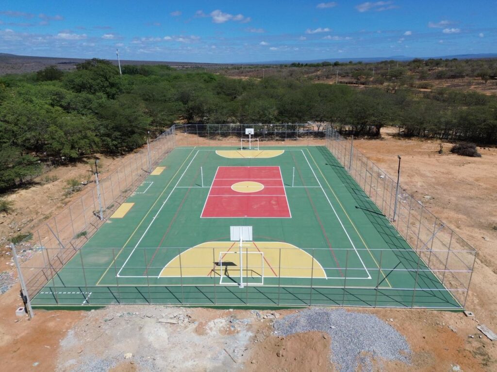 Prefeitura de Ibimirim entrega quadra no Povoado Moxotó