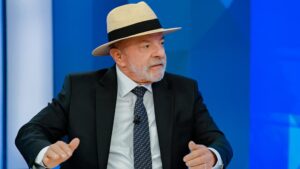 Lula reduz impostos sobre gasolina e etanol
