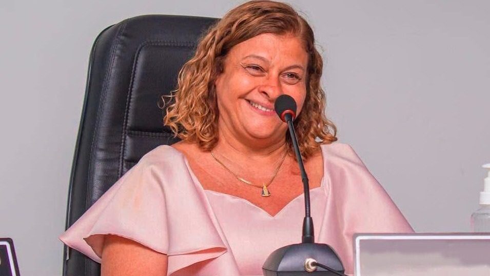 Câmara de Itaíba aprova contas de 2023 da ex-prefeita Regina da Saúde