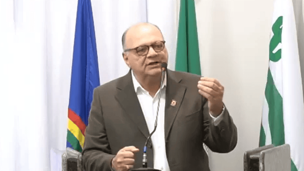 VÍDEO: Vereador de Sertânia prevê vitória de Flávio Bolsonaro e critica Lula