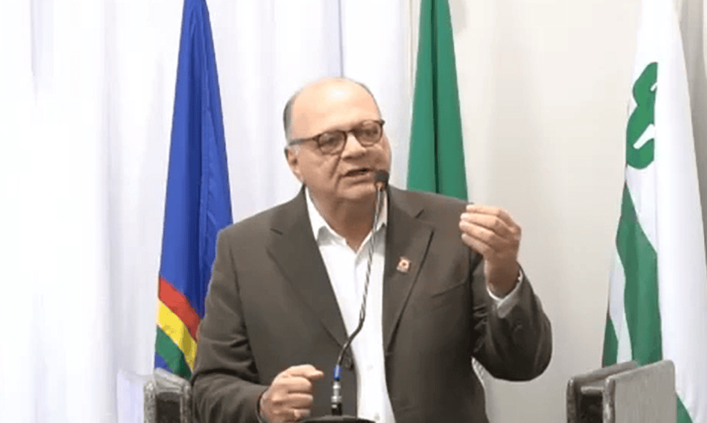 Vereador de Sertânia critica apoio a Humberto Costa