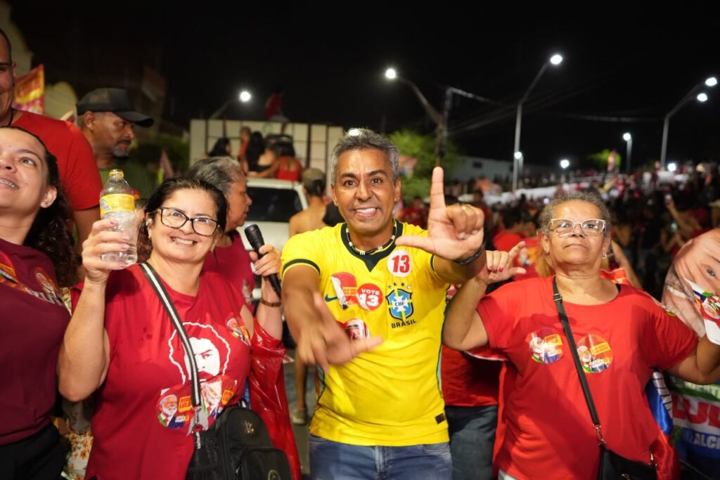 Pesqueira realiza Arrastão em apoio a Lula