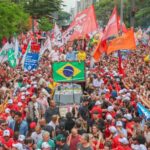 Lula reúne multidão na Avenida Paulista em ato de campanha neste domingo