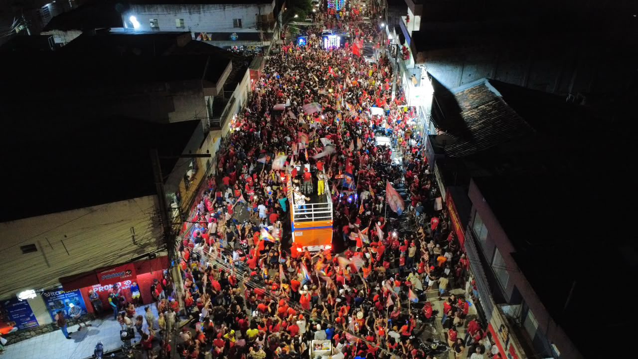 Pesqueira realiza Arrastão em apoio a Lula