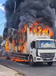 Incêndio atinge caminhão em Arcoverde