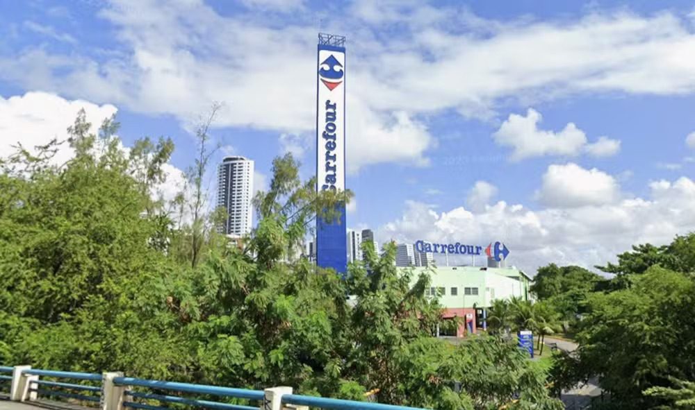 Carrefour é condenado a indenizar funcionária