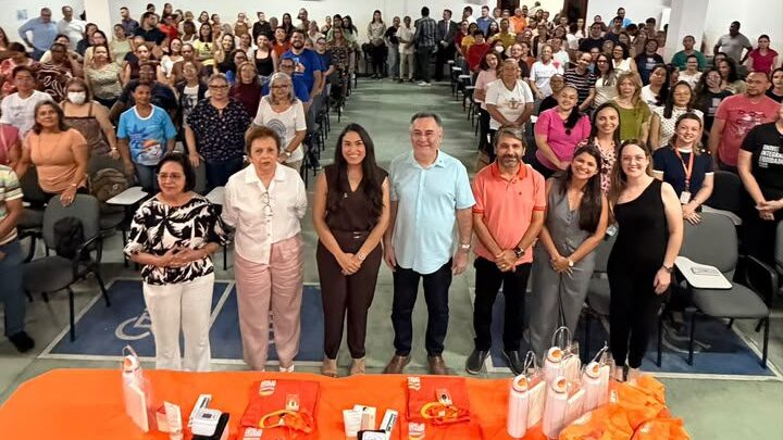 Zeca entrega novo fardamento aos agentes de saúde e reforça frota da Saúde em Arcoverde
