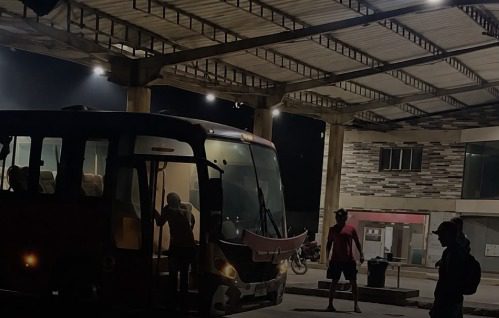 Fogo em ônibus universitário de Itaíba