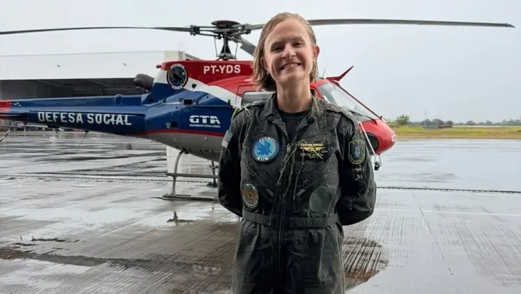 PMPE forma primeira mulher piloto de helicóptero da corporação