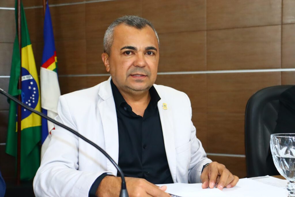 Presidente da Câmara de Petrolândia é denunciado. 