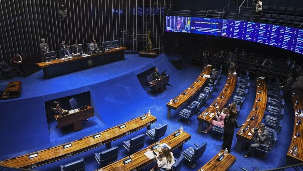 Senado deve votar nesta quarta PEC que acaba com a escala 6×1