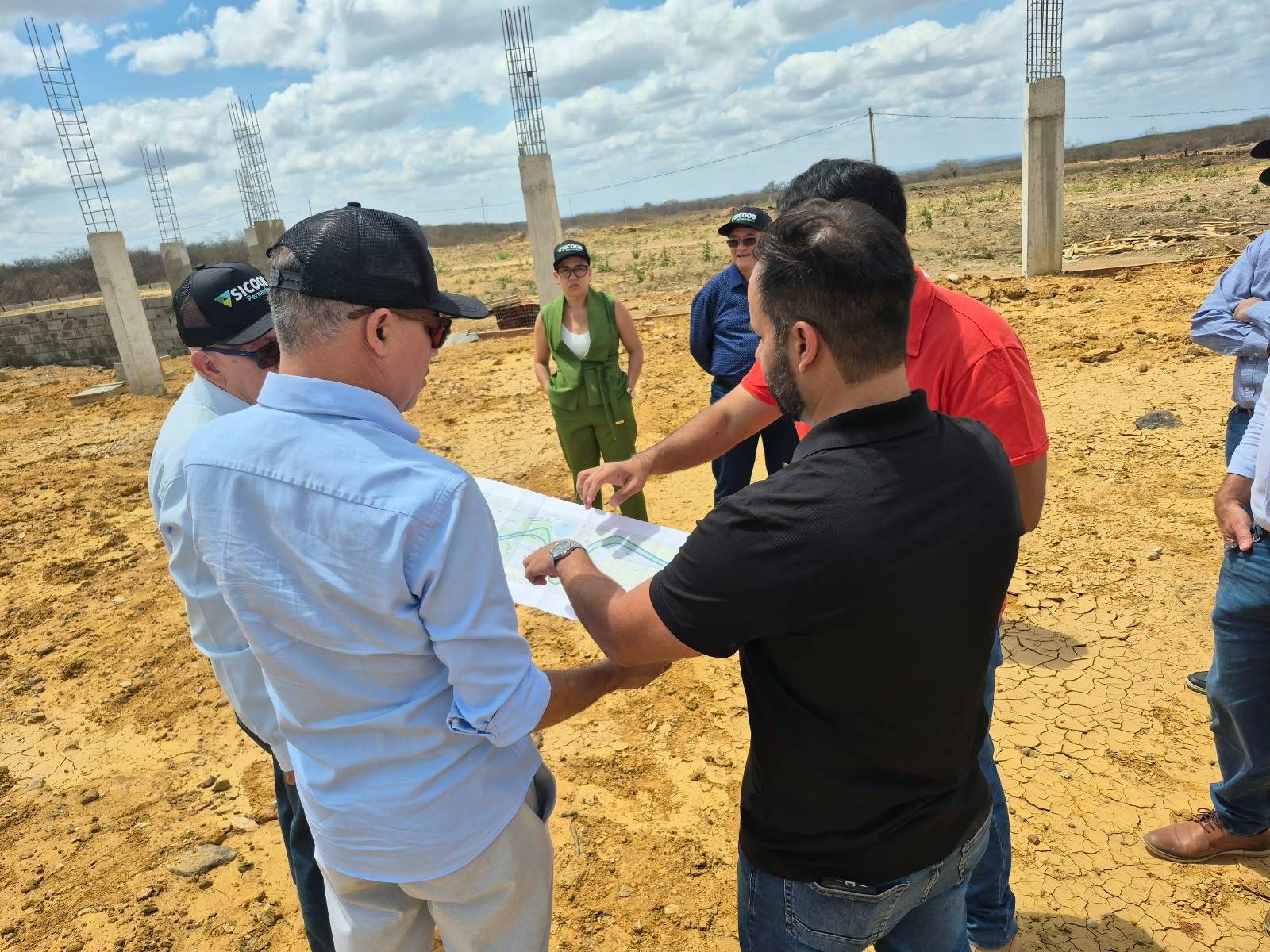 Sicoob Pernambuco visitam obras 